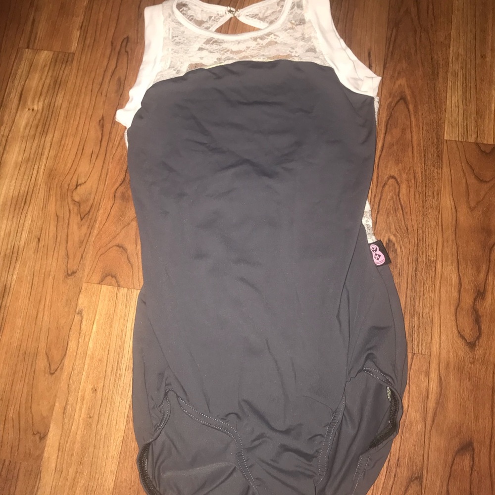 Custom Leo